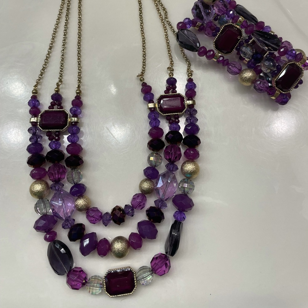 Neckless with bracelet